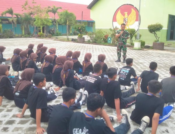 Tanam Nilai Kebangsaan, Babinsa Wonosari Bentuk Generasi Muda Berkarakter SMP Negeri 2 Wonosari Klaten