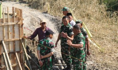 Monitoring Infrastruktur Di Klaten, TNI Pastikan Pembangunan Jembatan Garuda Sesuai Spesifikasi 